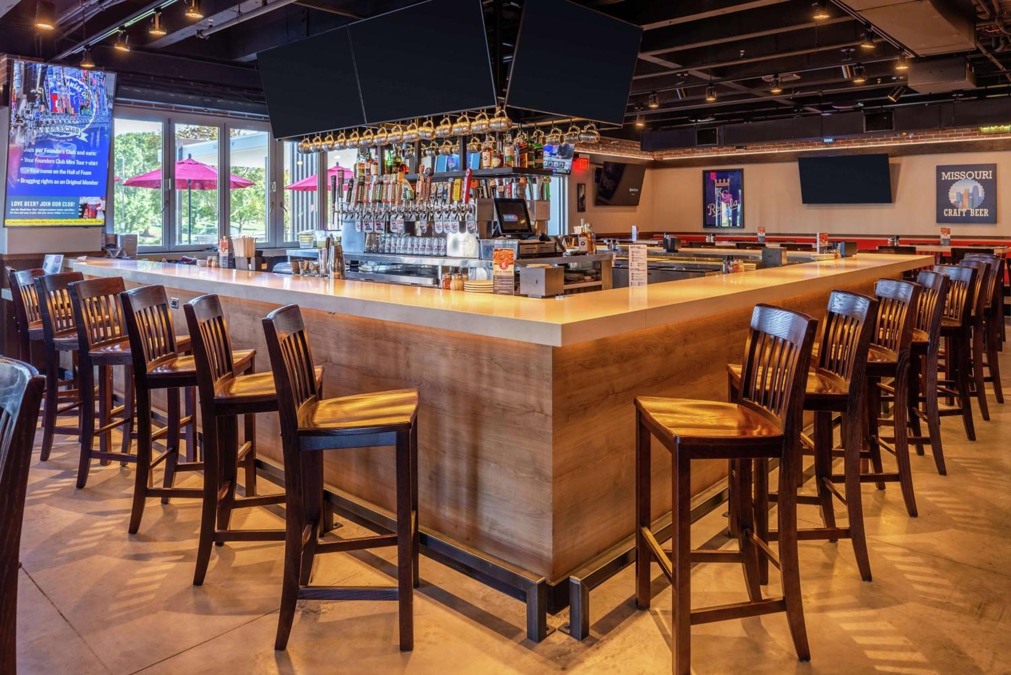 堪萨斯城机场希尔顿花园酒店 外观 照片